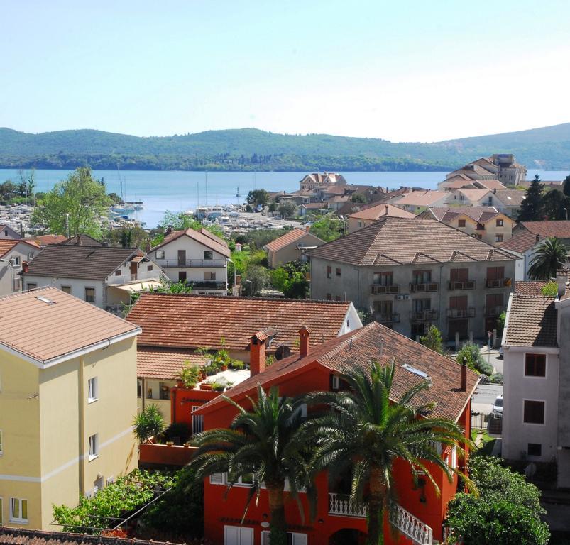 City House Apartments Tivat Bagian luar foto